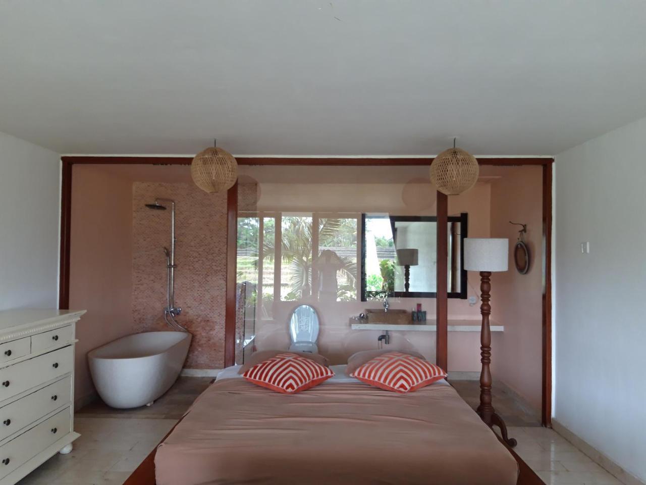Villa Lotus 8 Canggu Δωμάτιο φωτογραφία